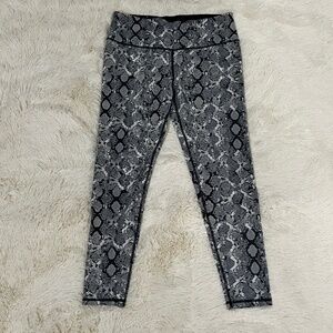 Victoria Sport Knockout Tight - EUC - Snakeskin Pattern